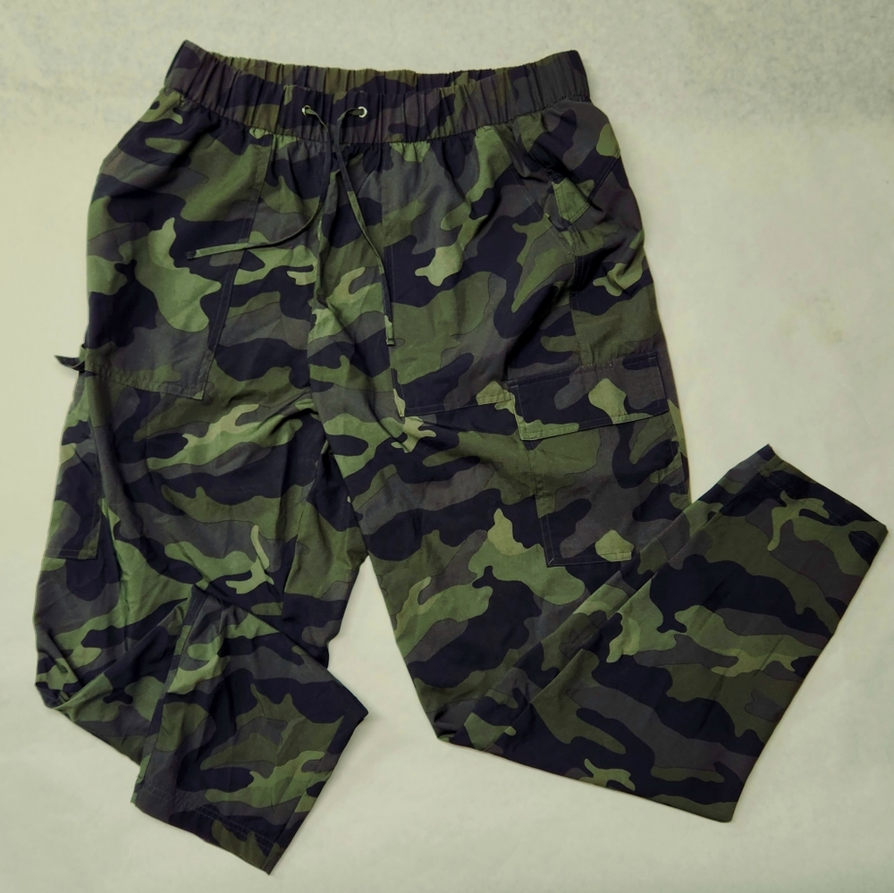 Old Navy Active camo pants